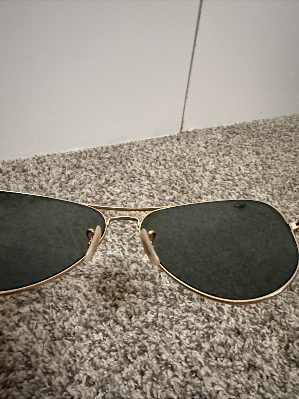 Ray-Ban Aviator Sunglasses with Green-Blue Mirrored Lenses - Picture 7 of 8